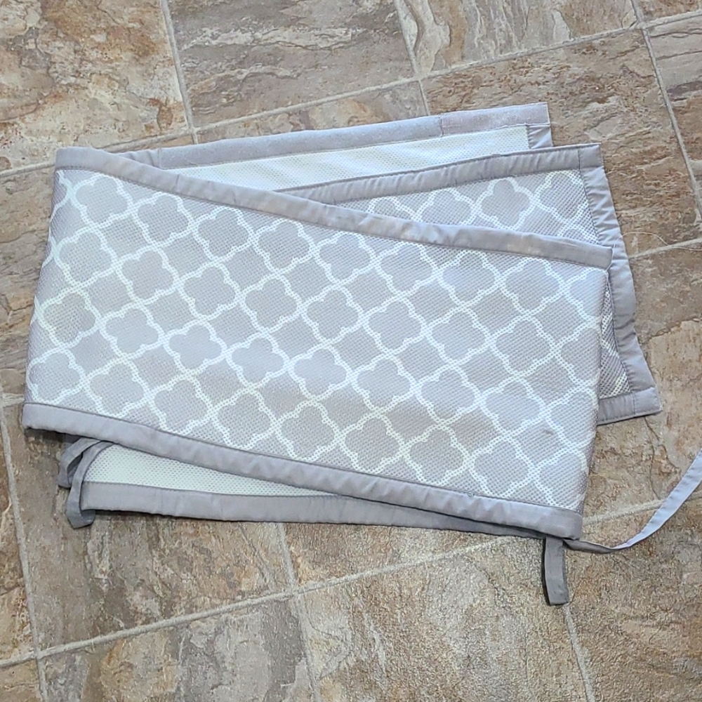 Breathable baby crib wrap